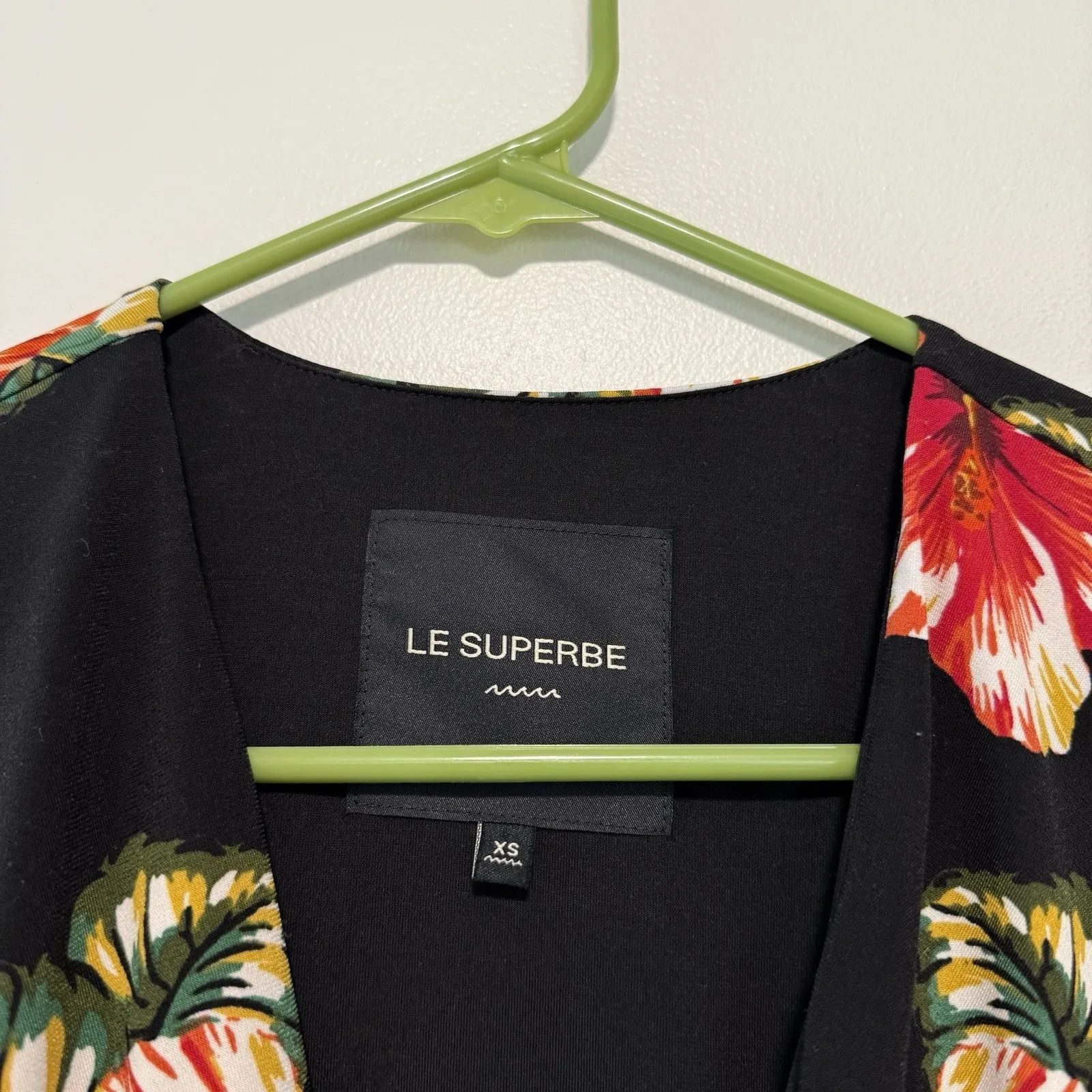 Le Superbe‎ Waikiki Mini Baller Floral Print Long Sleeve V - Image 5