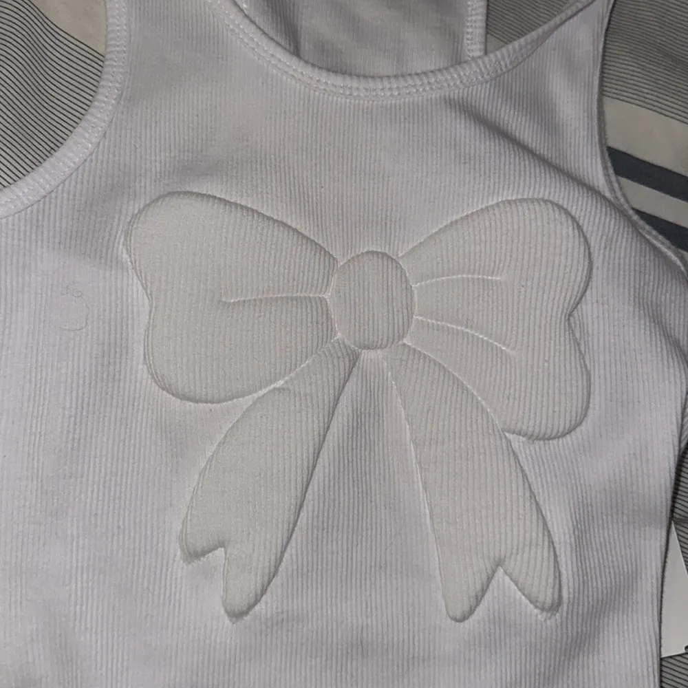 Ashley Williams white 3d bow tank top Size M - Image 5