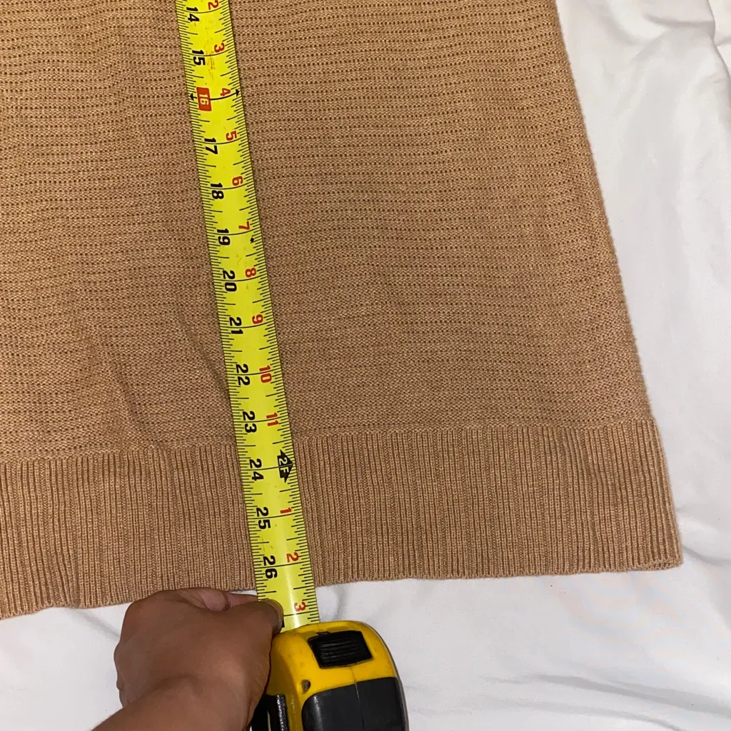 Old Navy  Women's Camel Crew Neck Sweater - Image 7