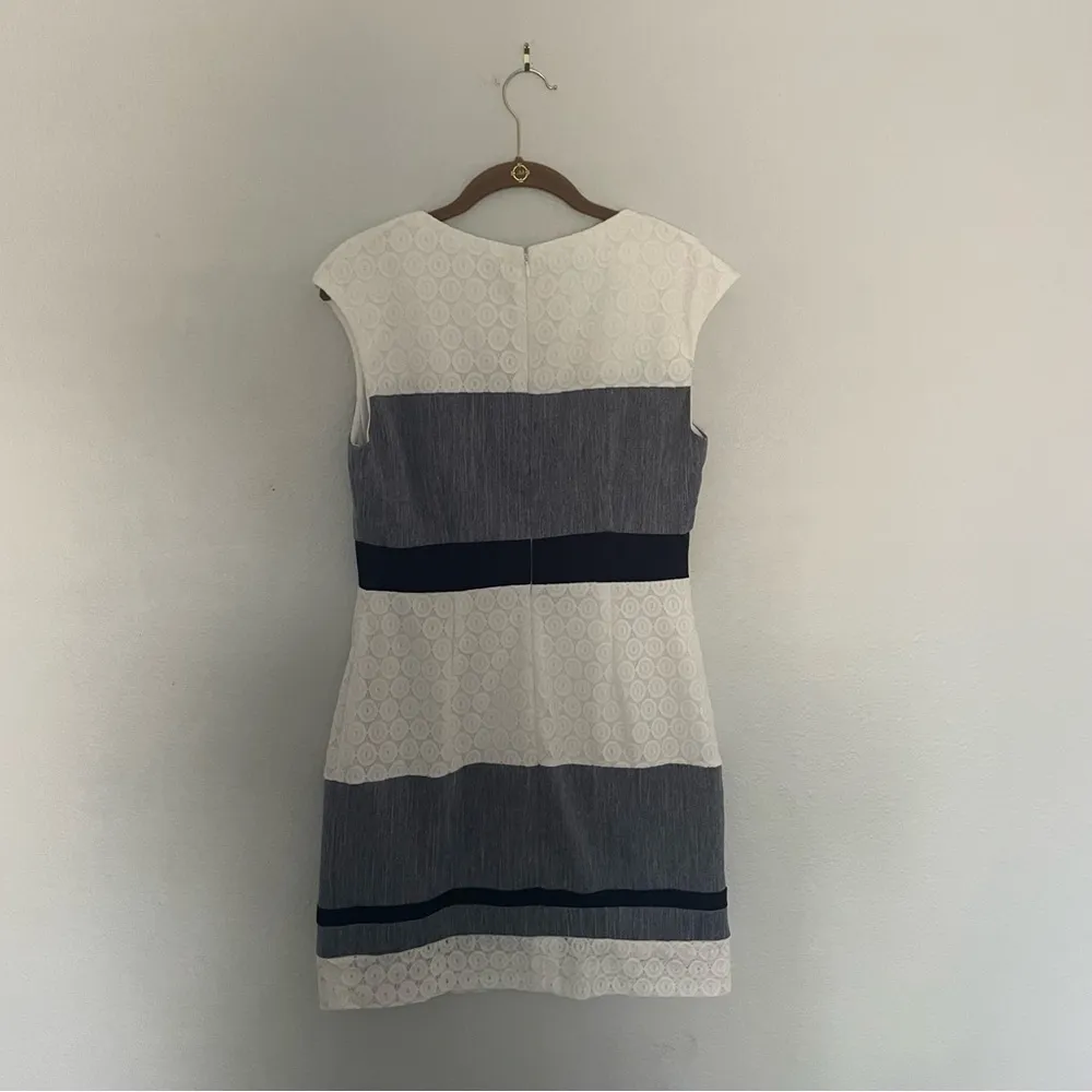 Textured Striped Sheath Dress Sleeveless by Sandra Darren Size 8 - Image 3