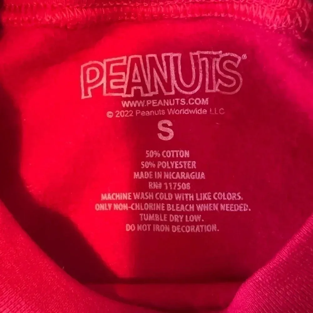 Peanuts Adult Unisex Floating Snoopy Macy's Thanksgiving Day Parade Crewneck‎ Red - Image 2