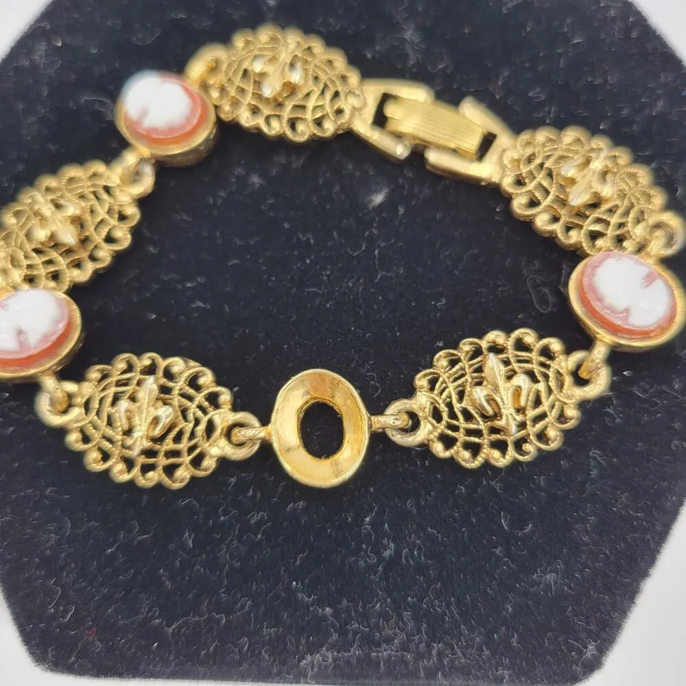 VINTAGE Cameo Fleur de Lis Bracelet Gold Tone Lace Victorian Shell Silhouette - Image 5