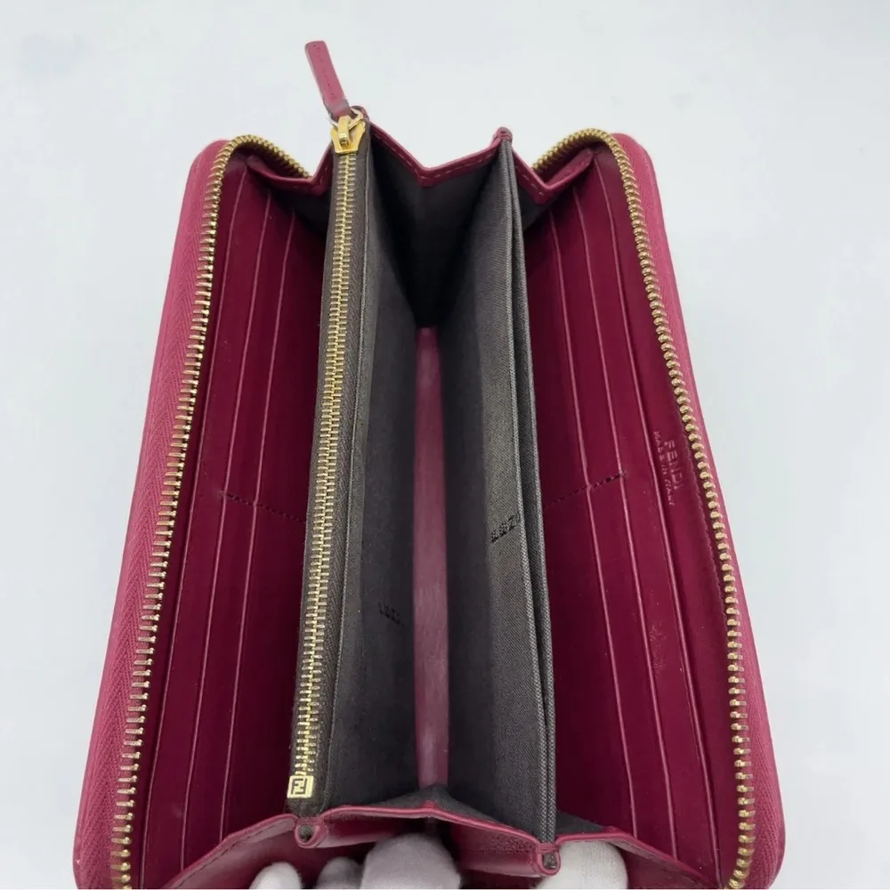 Fendi Pequin zip around wallet FULL inclusion - Image 6
