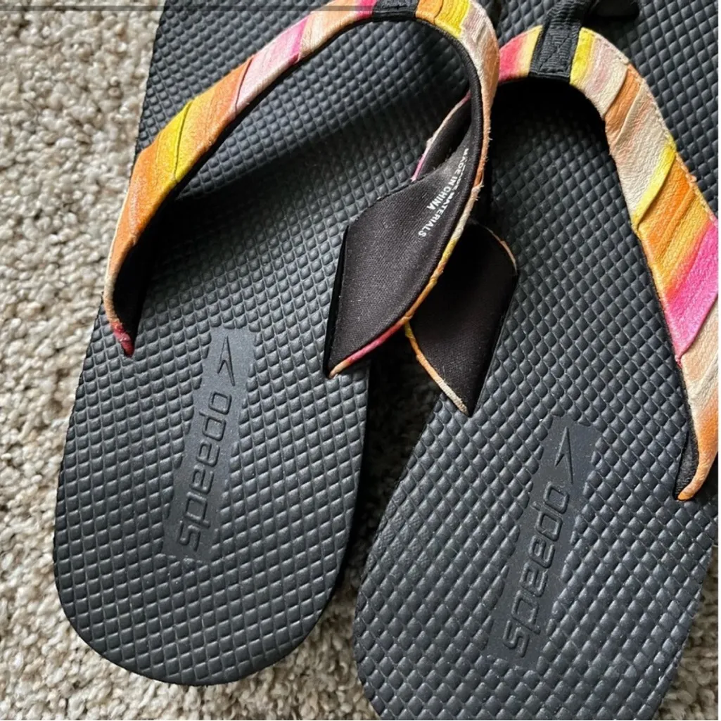 Speedo Wedge Flip Flop Sandals Size 9 - Image 2