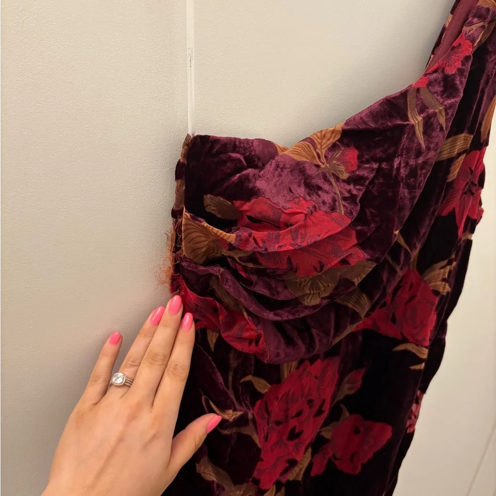 Lulus Unreal Awe Burgundy Floral Burnout Velvet One-Shoulder Dress size medium - Image 10