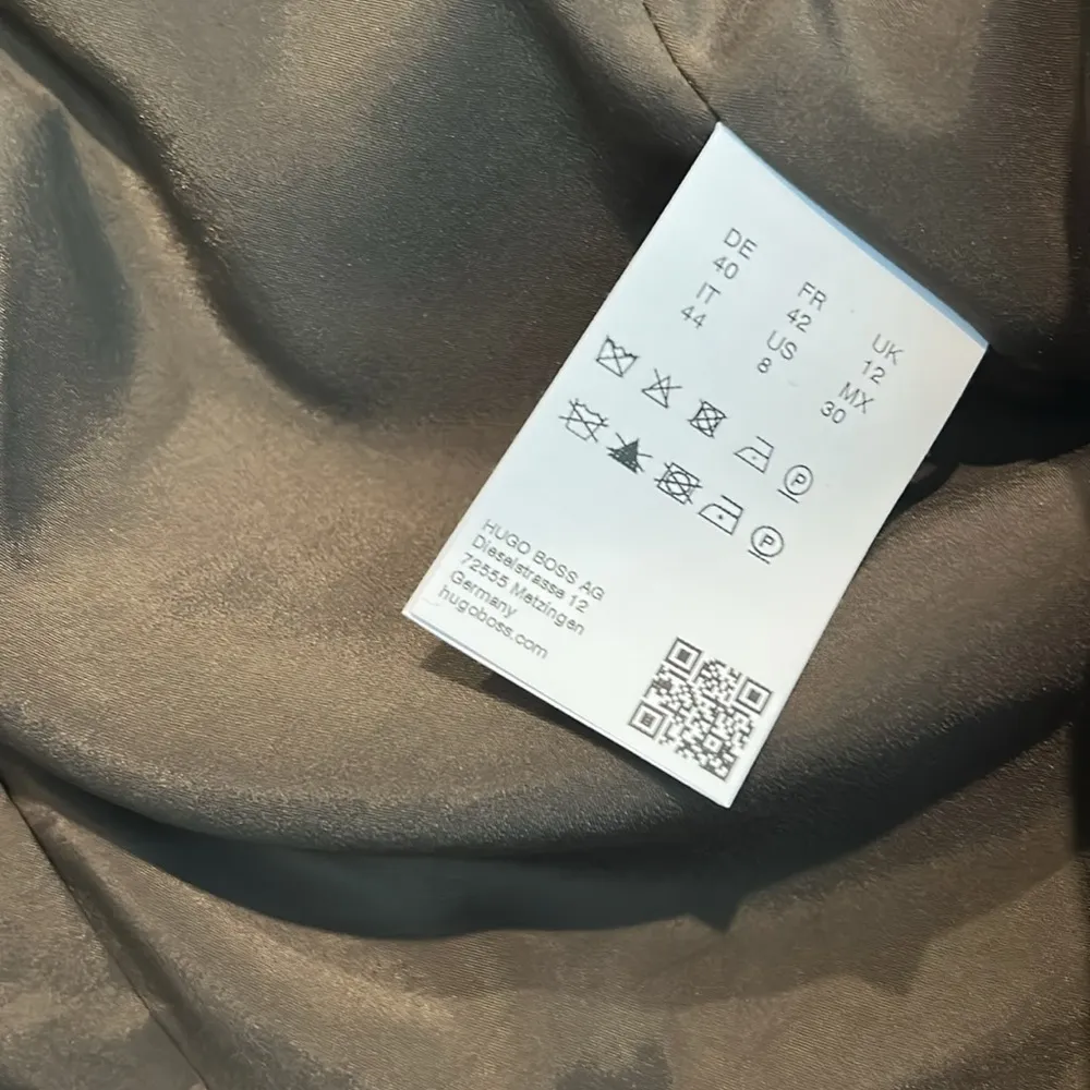 BOSS suit coat Size 8 - Image 6