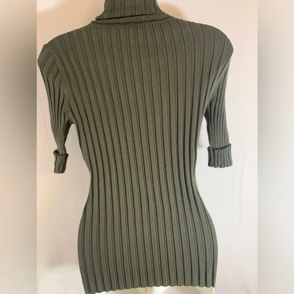 Athleta Small Turtleneck Green Short Sleeved Ladies Small Flaw - Image 3