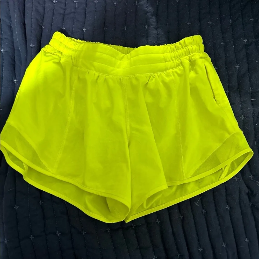 Lululemon Hotty Hot Short II *Long 4"
Highlight Yellow size 6 tall - Image 5