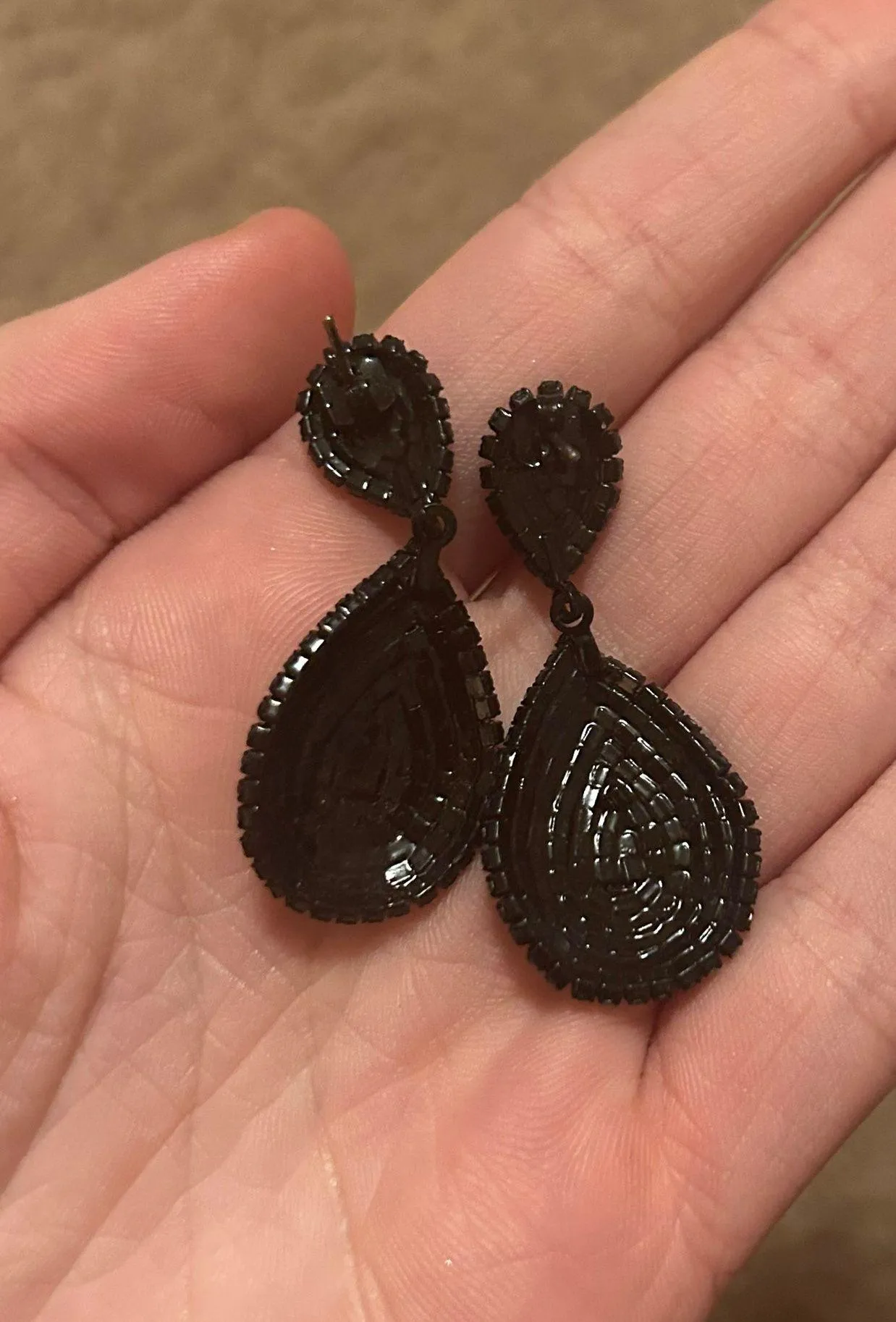 Claire Earrings Black - Image 2