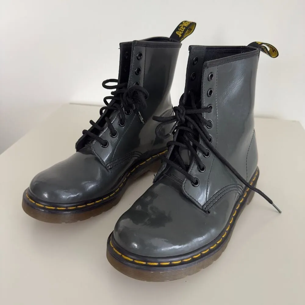 Dr Martens Boots 11821 Womens 7 Gray Patent Leather Combat Lace Up Grunge Rock - Image 5