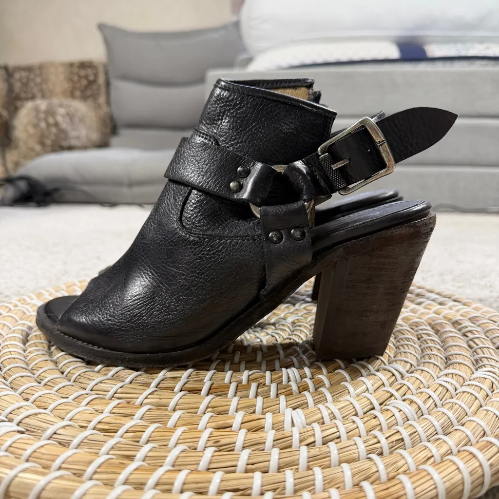 Frye Women’s Izzy Harness Slingback Booties Block Heeled in Black Leather 7.5B - Image 2