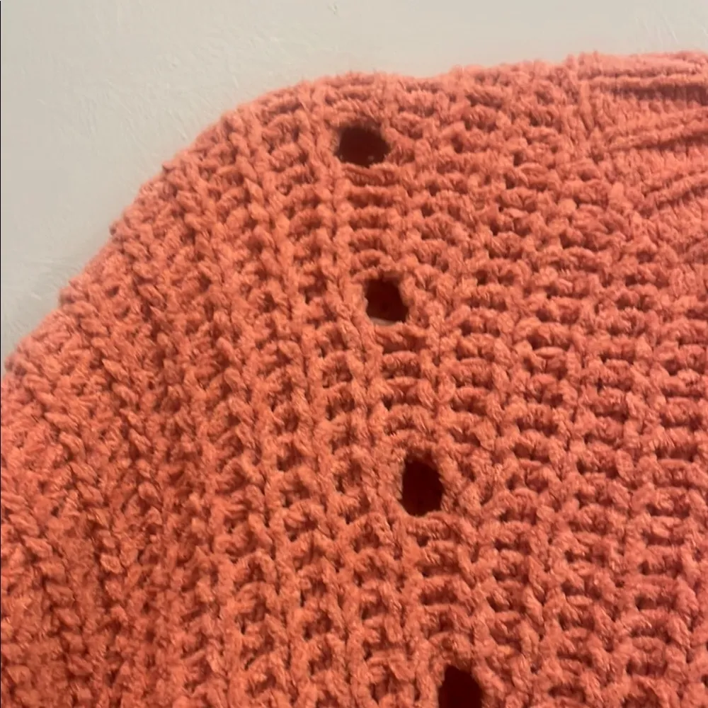 Women's Coral Sweater oversized small - Image 2