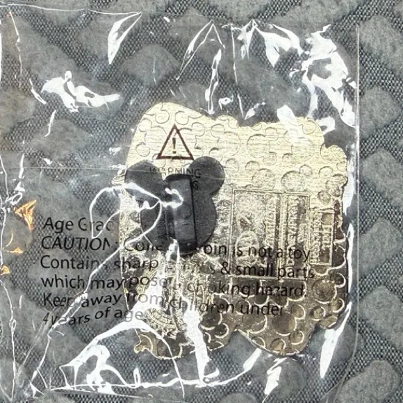 Disney parks Pixar cars land tow mater AAA 2012 radiator springs trading pin - Image 2