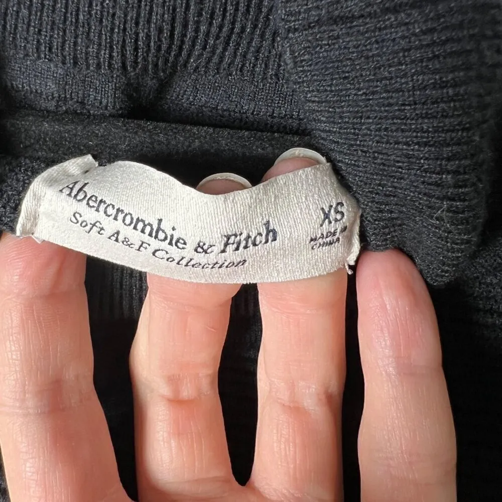 Abercrombie & fitch soft‎ collection open shoulder sweater women’s size XS - Image 4