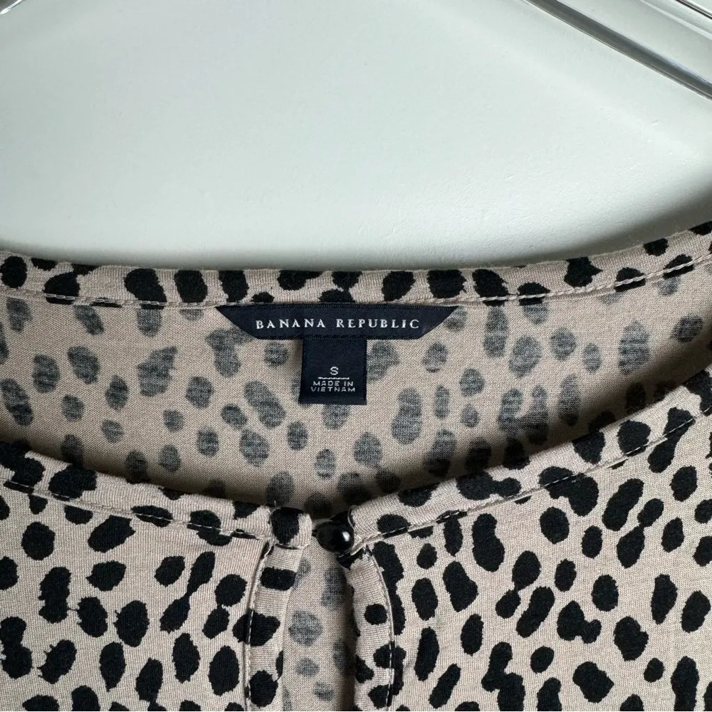 Banana Republic Spotted Dots 3/4 Quarter Sleeve Top - Image 7