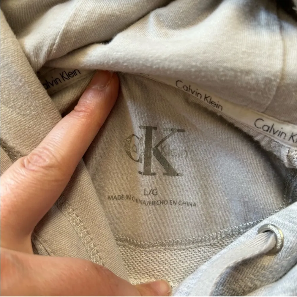 Calvin Klein Performance Pullover Hoodie Athleisure Light Layer Pocket Gym - Image 2