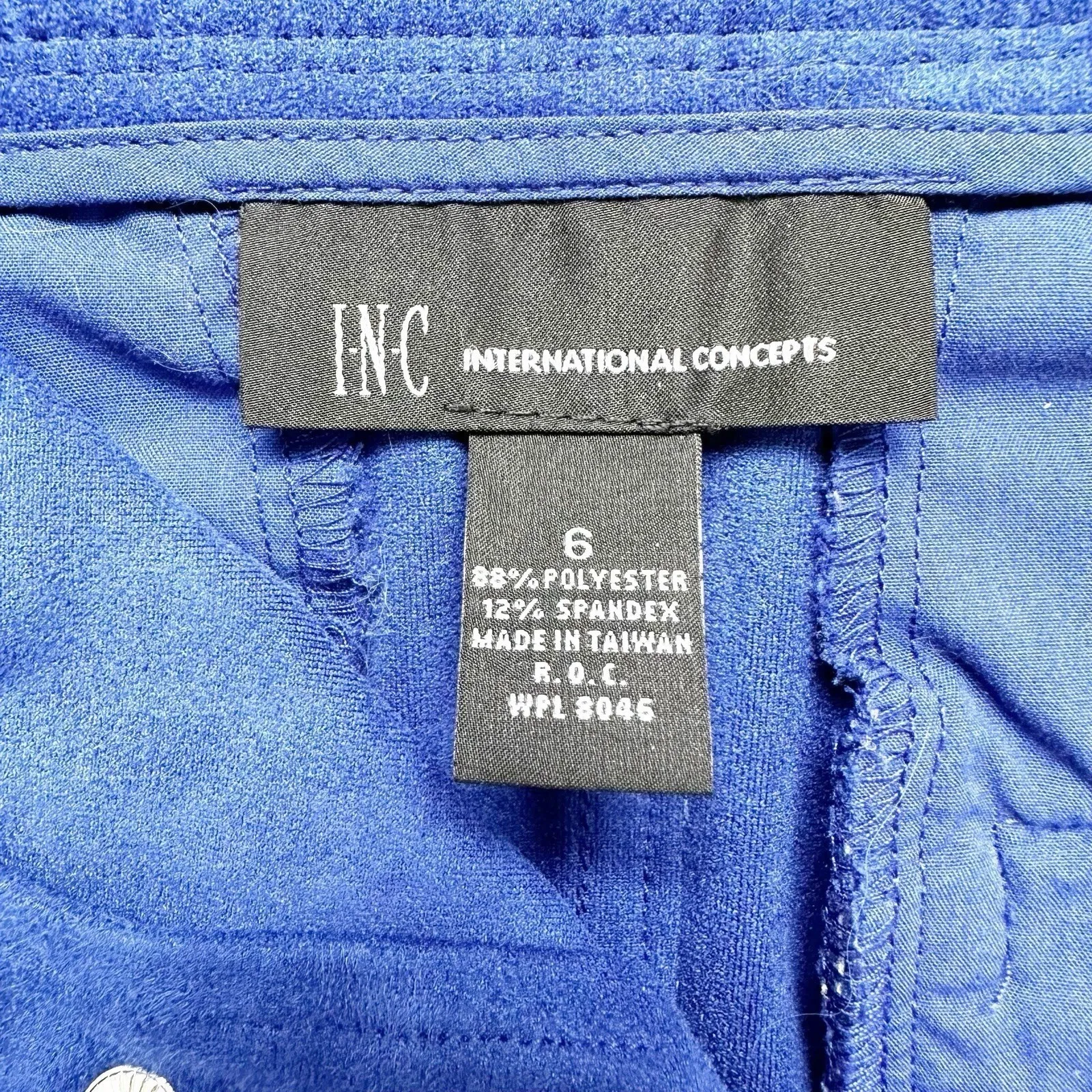 INC Capri Blue Faux Suede Button Front Mini Skirt Size 6 Y2K Preppy Revival - Image 5