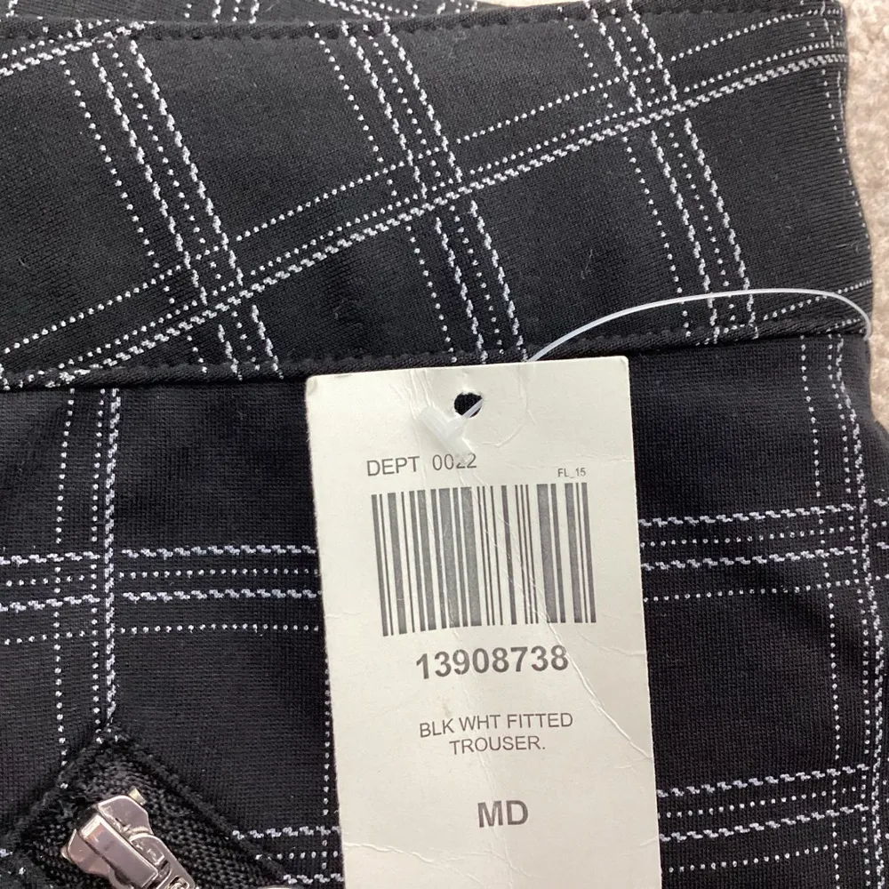 Hot Topic Fitted Plaid Trouser Size Medium NWT - Image 6