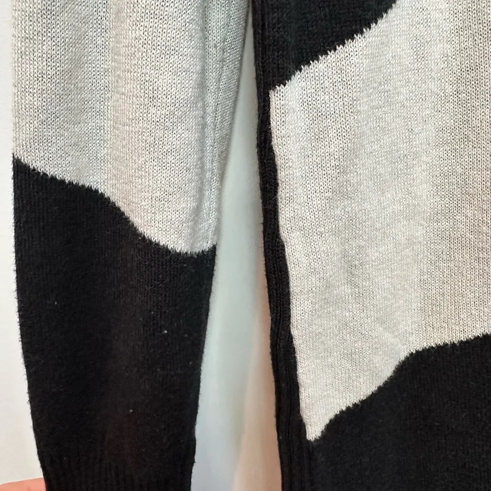 Volcom Chevron Black & Off White Knit Long Sleeve Sweater Dress Size Small S - Image 7