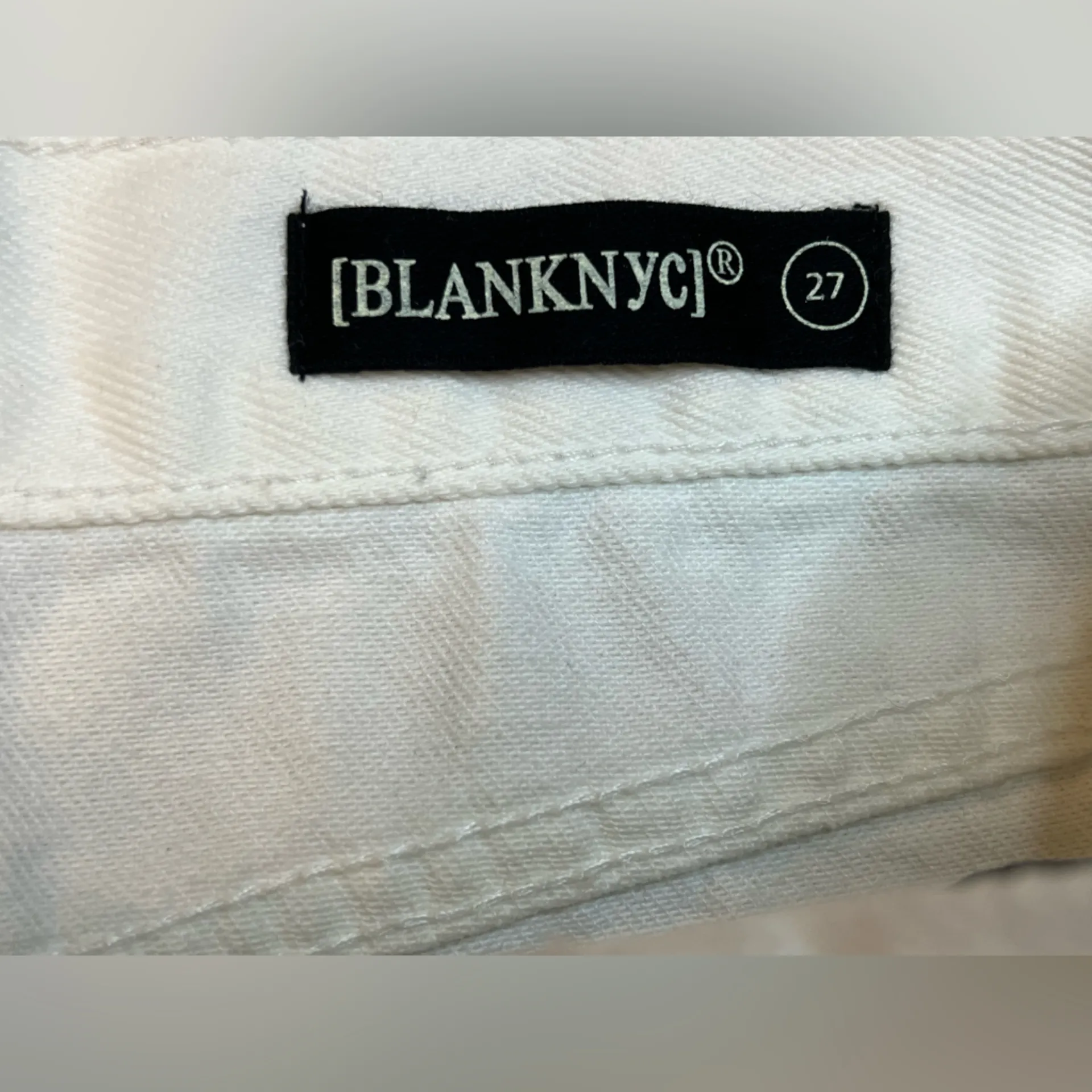 Blank NYC Little Queenie White Ripped Jean Shorts Size 27 - Image 5