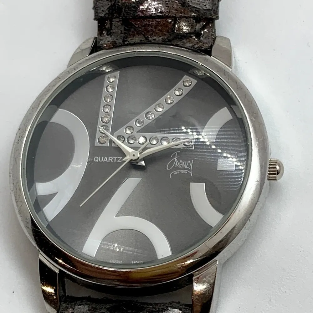 Frenzy New York Womens 40mm Watch silver tone Gray Dial Leather Band new battery - Image 2