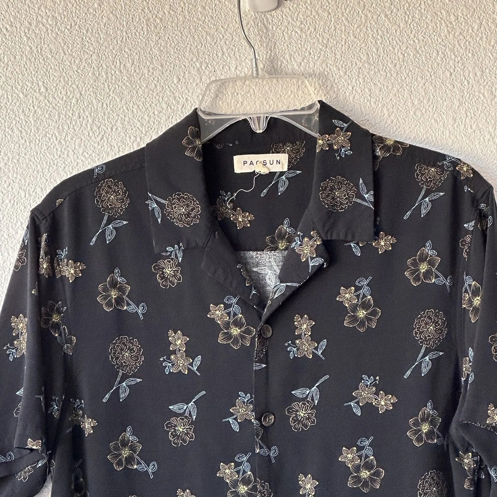 Pac Sun Women’s Button Down Shirt Short Sleeve Collar Black and Floral Size M - Image 3