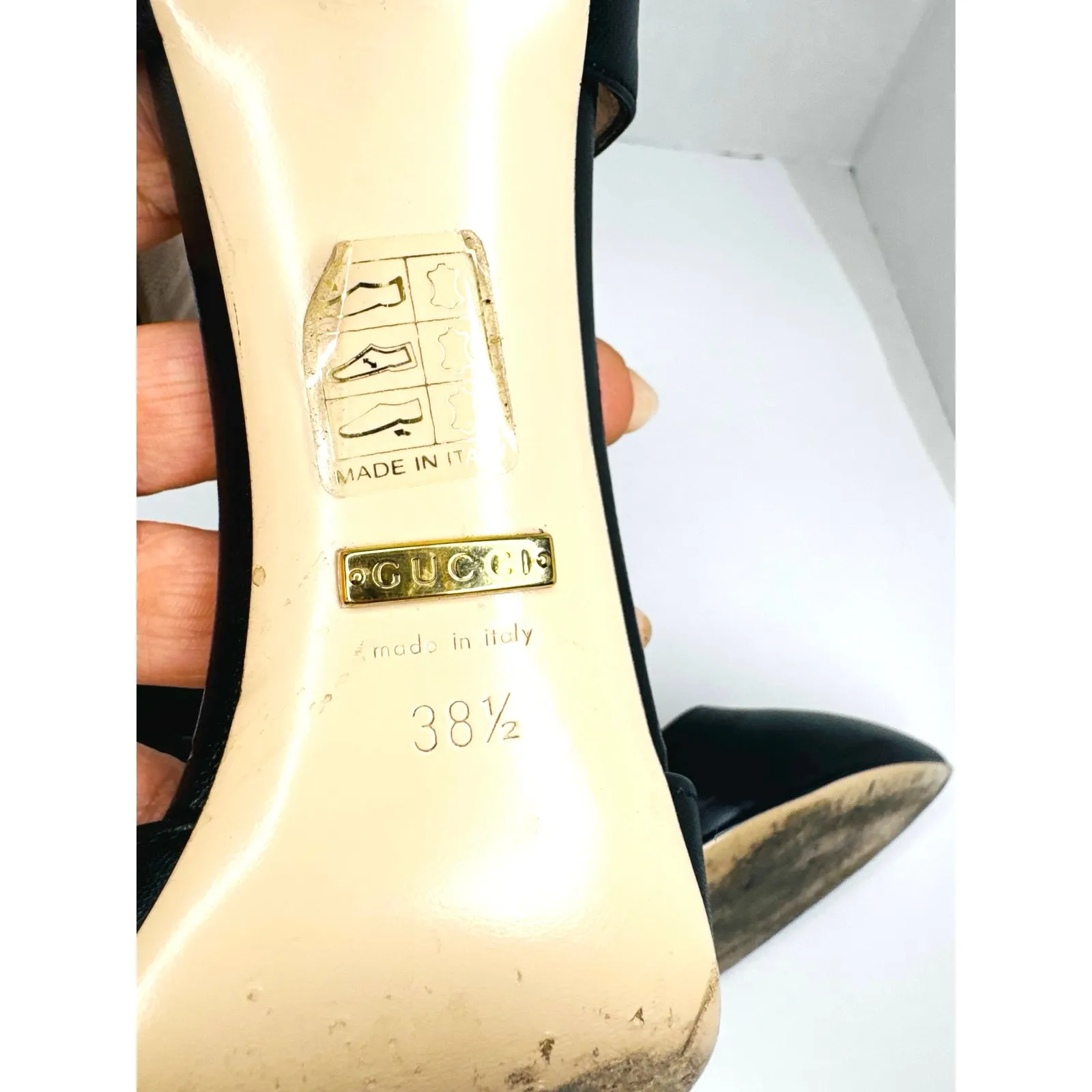 Gucci Black Malaga Kid Leather Sylvie Chain Pumps EU 38.5 Classic High Heel - Image 8