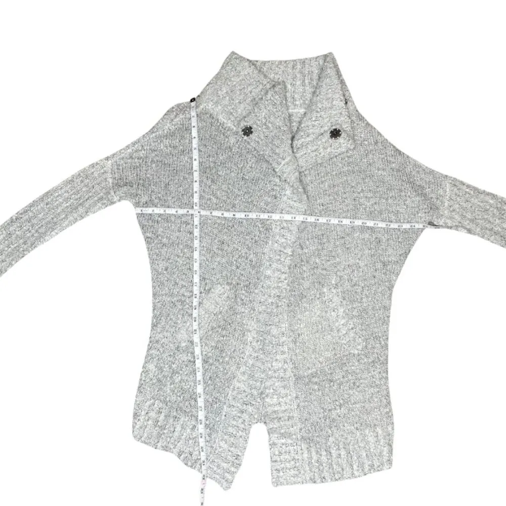 Women's Cozy Chunky Knit Chenille Cable Knit Cardigan Sweater Gray Sz PM - Image 5