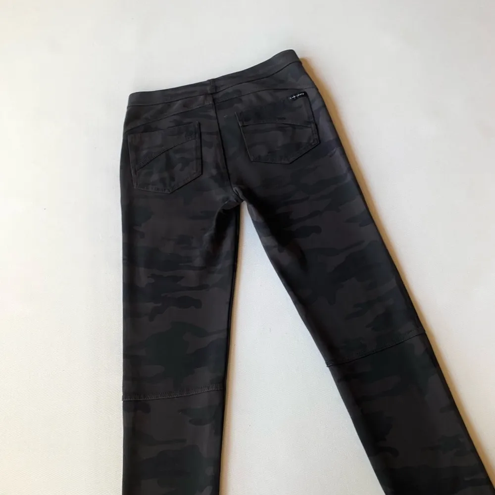 Sanctuary Camo Print Pull On Ponte Leggings - Image 7