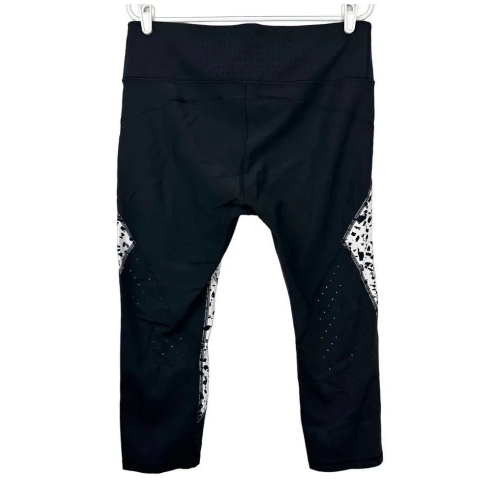 Athleta Printed Stealth TurCool Capri Leggings Size L - Image 5