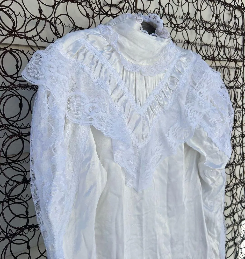80s Gunne Sax Poets Blouse Ruffles Satin Lace Long Sleeve Modest White Size 5 - Image 4