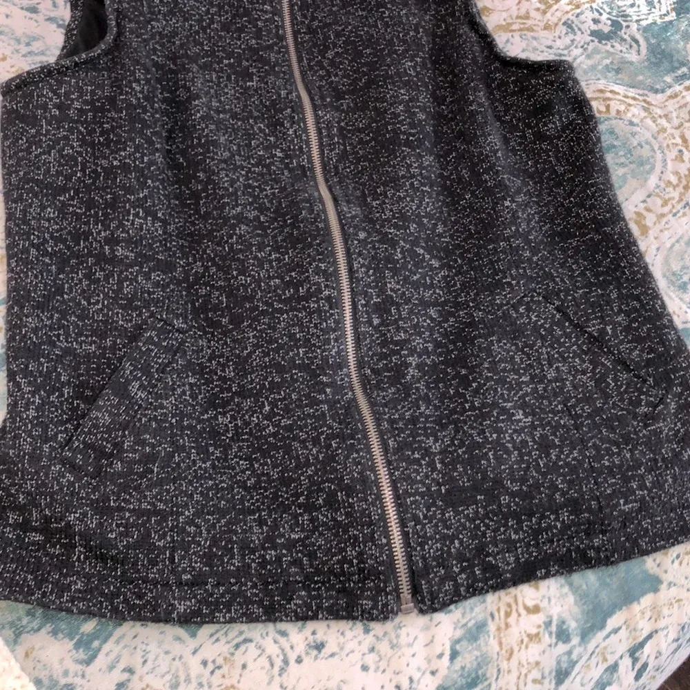 Coldwater Creek size small black sweater vest - Image 7