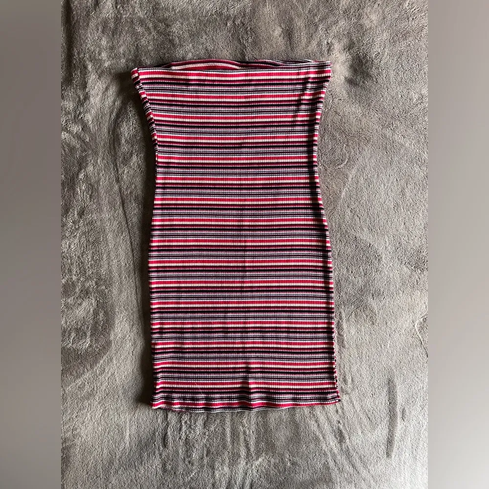 AMBIANCE Y2K Strapless Tube Top Ribbed Striped Bodycon Mini Dress Sz S EUC Red - Image 3