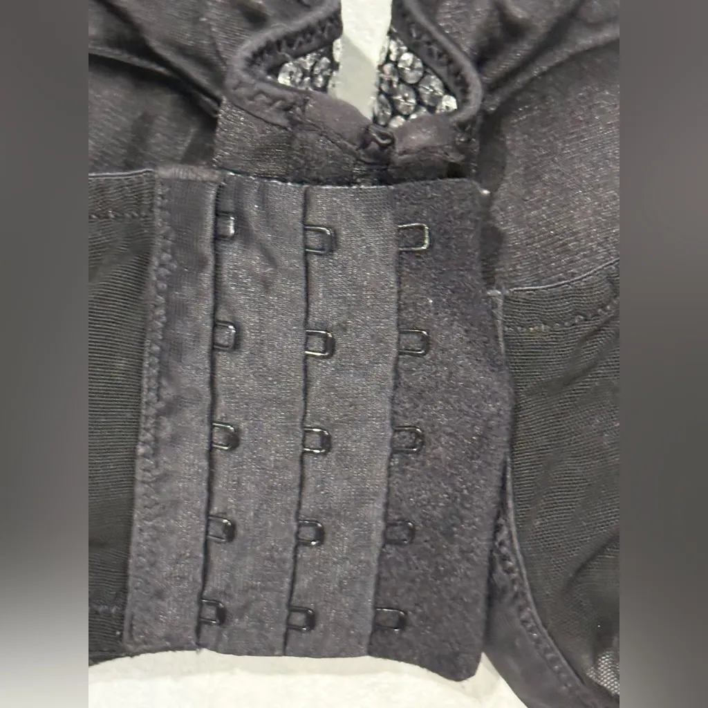 H&M Black and Silver Sequin Bra - Image 6