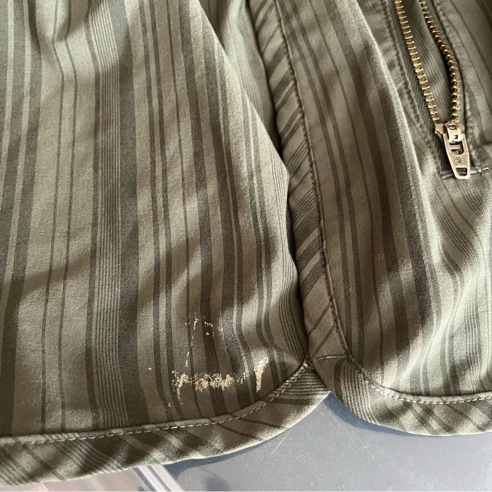 ATHLETA Perfect STRIPE SWAY Subtle Stripe Shorts ZIP Pocket - Image 4