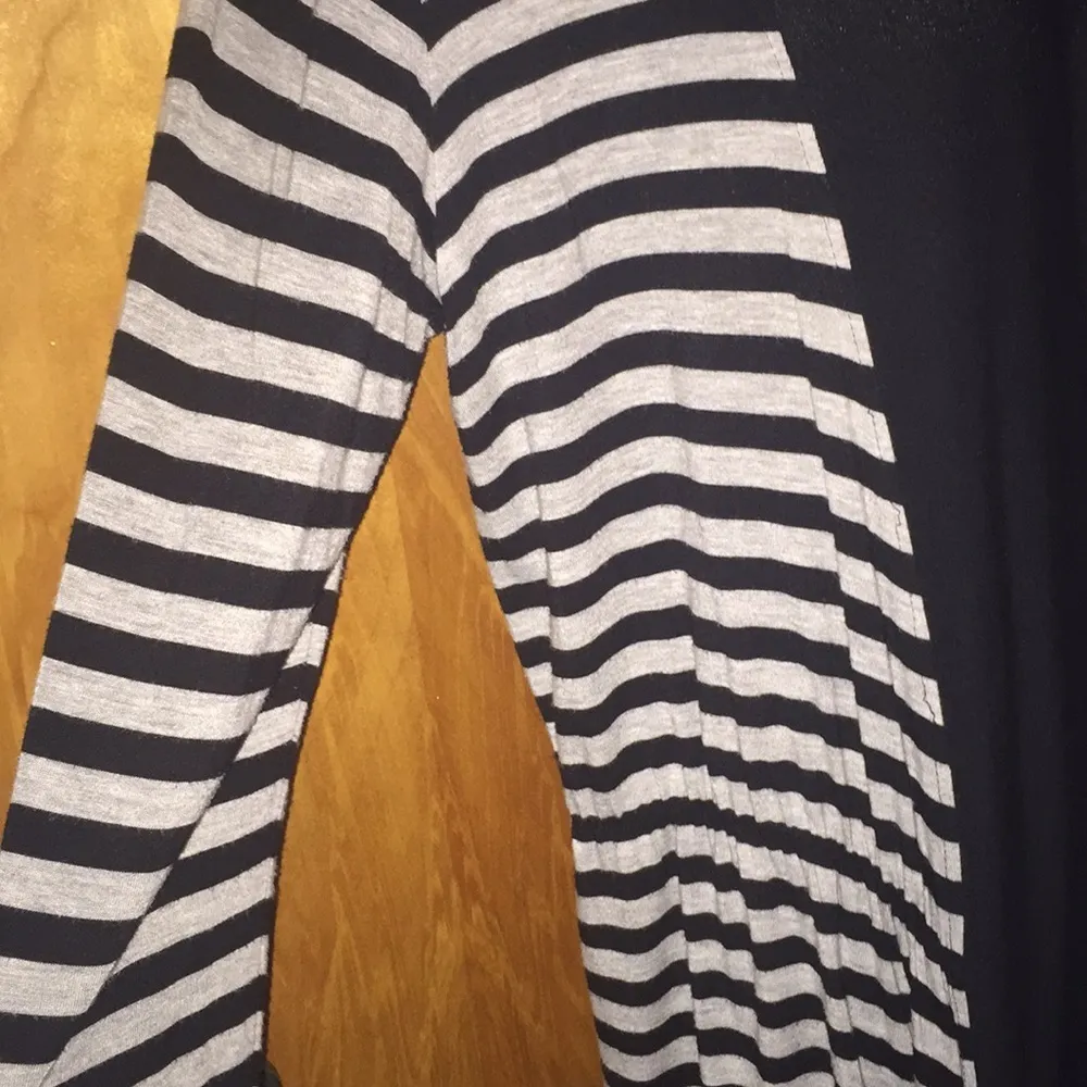 Black & Gray Striped Hourglass Lilly Waterfall Top Size Medium - Image 6