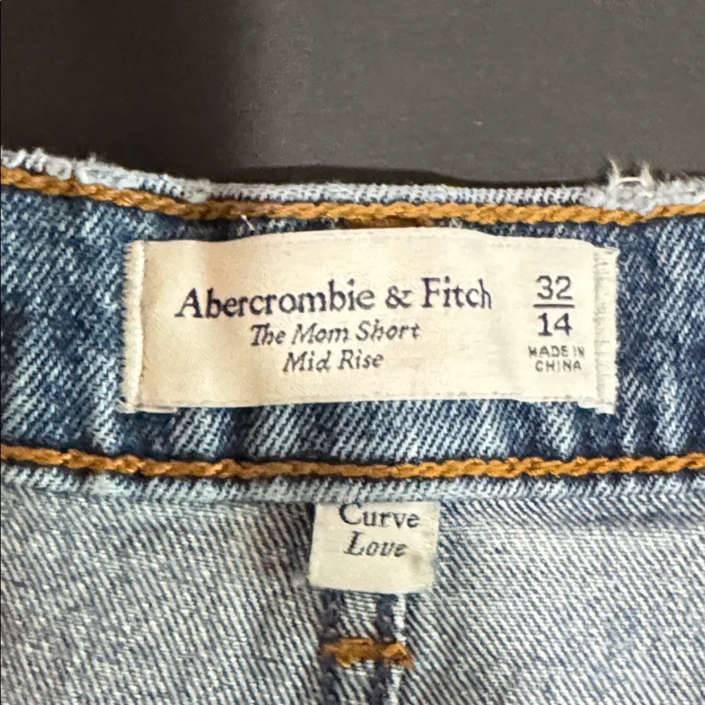 A&F The Mom Short Mid Rise Curve Love Distressed Blue Jean Shorts Size 32/14 - Image 2
