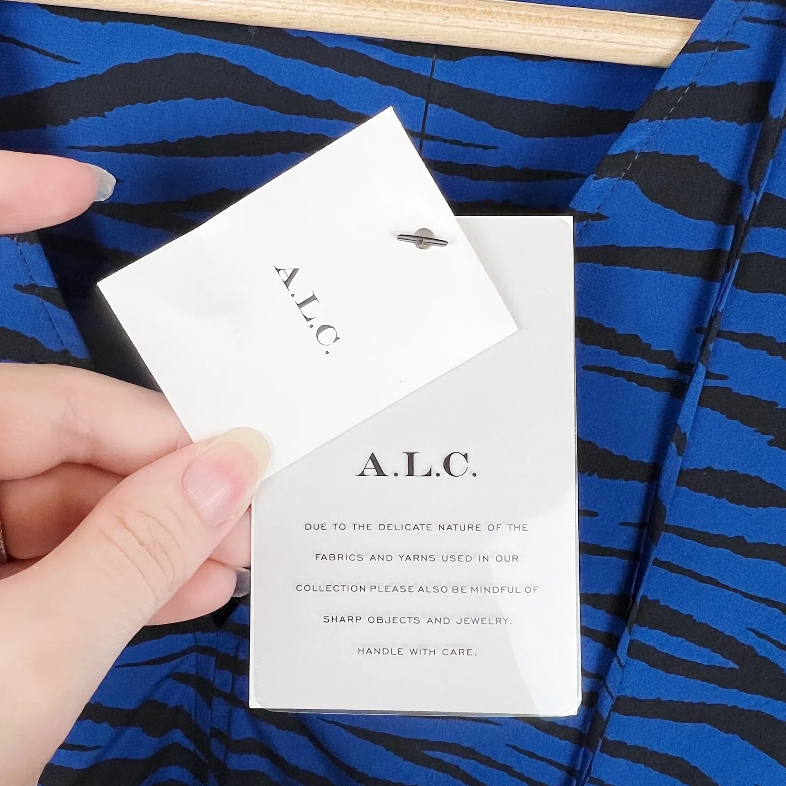 NWT‎ ALC Womens Kirk Silk Top in Blue/Black Zebra Sz 4 Office Career Lightweight - Image 9