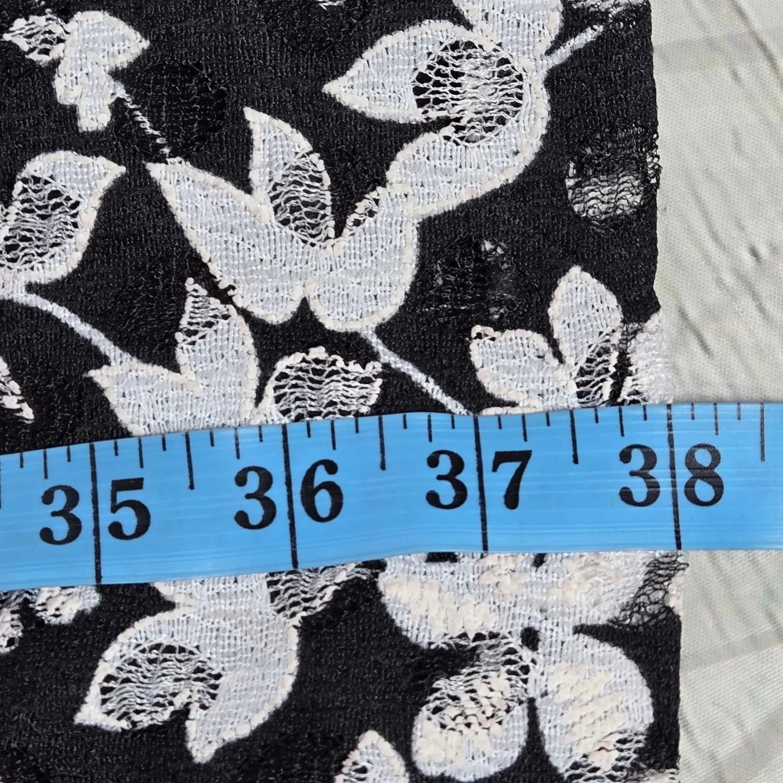 Karl Lagerfeld Paris Black White Floral Lace V Neck 3/4 Sleeve Carys Dress 6 - Image 9