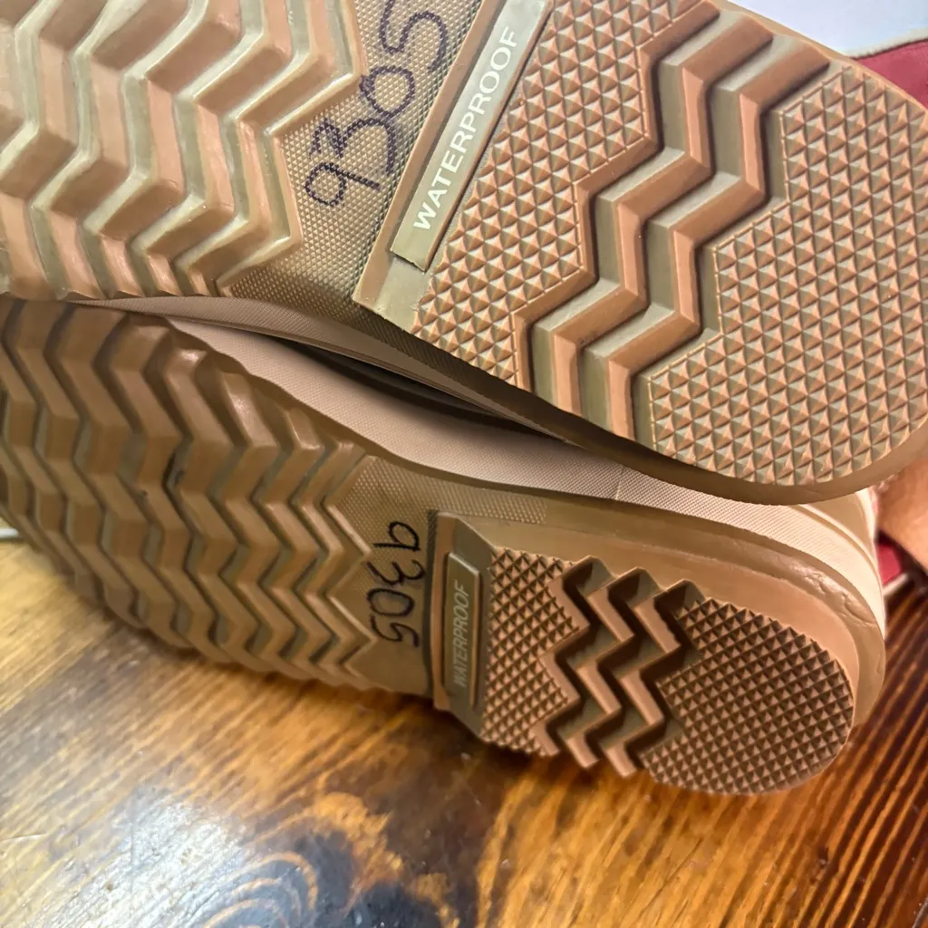 Sorel Red Boots Size 9 - Image 10