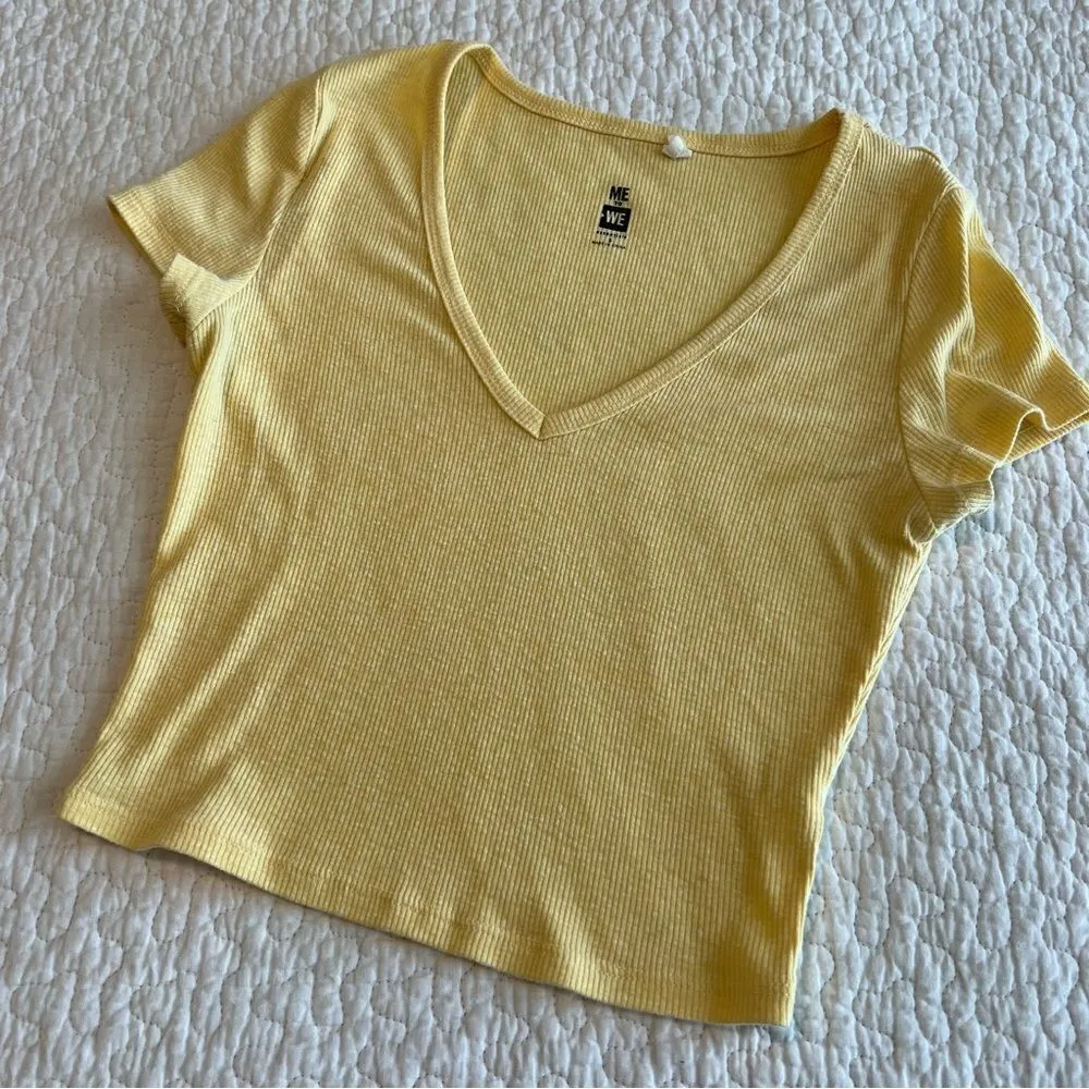 ✨ Me to We Yellow Crop Top Small - Image 3