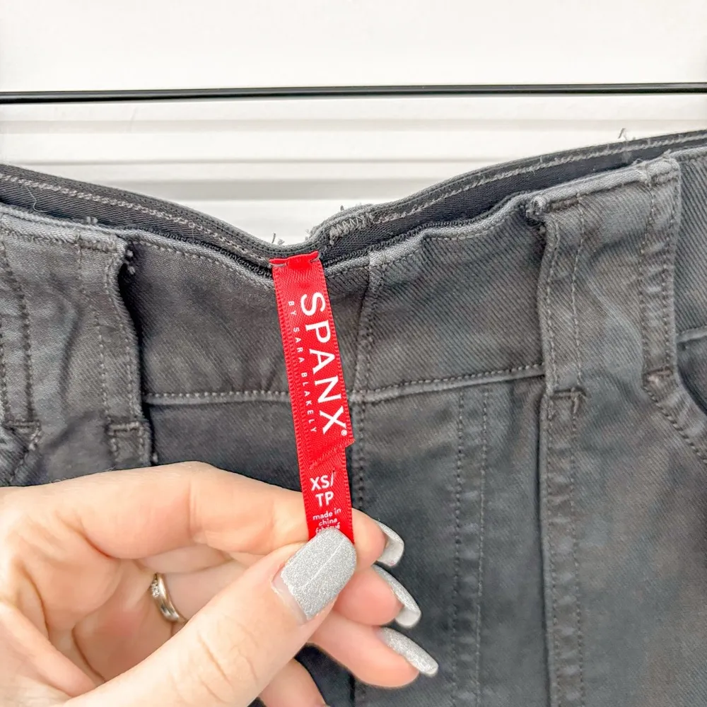 NEW Spanx Stretch Twill Ankle Cargo Pant - Image 6