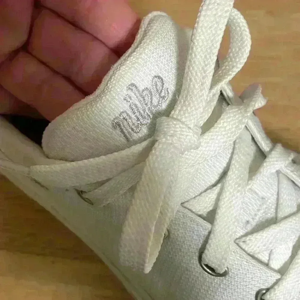 Nike Court  Non-Marking Women White Canvas Sneakers; size 9 - Image 3