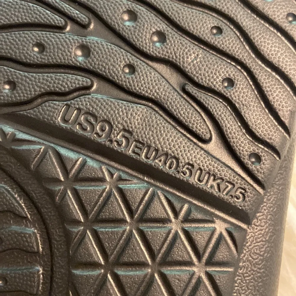 Kualu Black Flip Flops size 9.5 brand new - Image 6