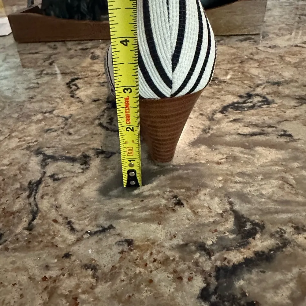 Black & White Stripe Canvas Wedge Heels Kelly & Katie Size 9.5 - Image 11