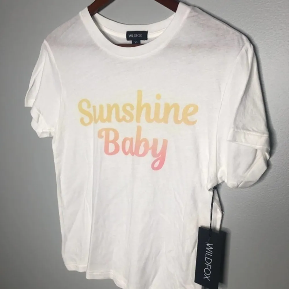 NWT WILDFOX Sunshine Baby keke Short Sleeve Tee Size graphic t-shirt small - Image 4