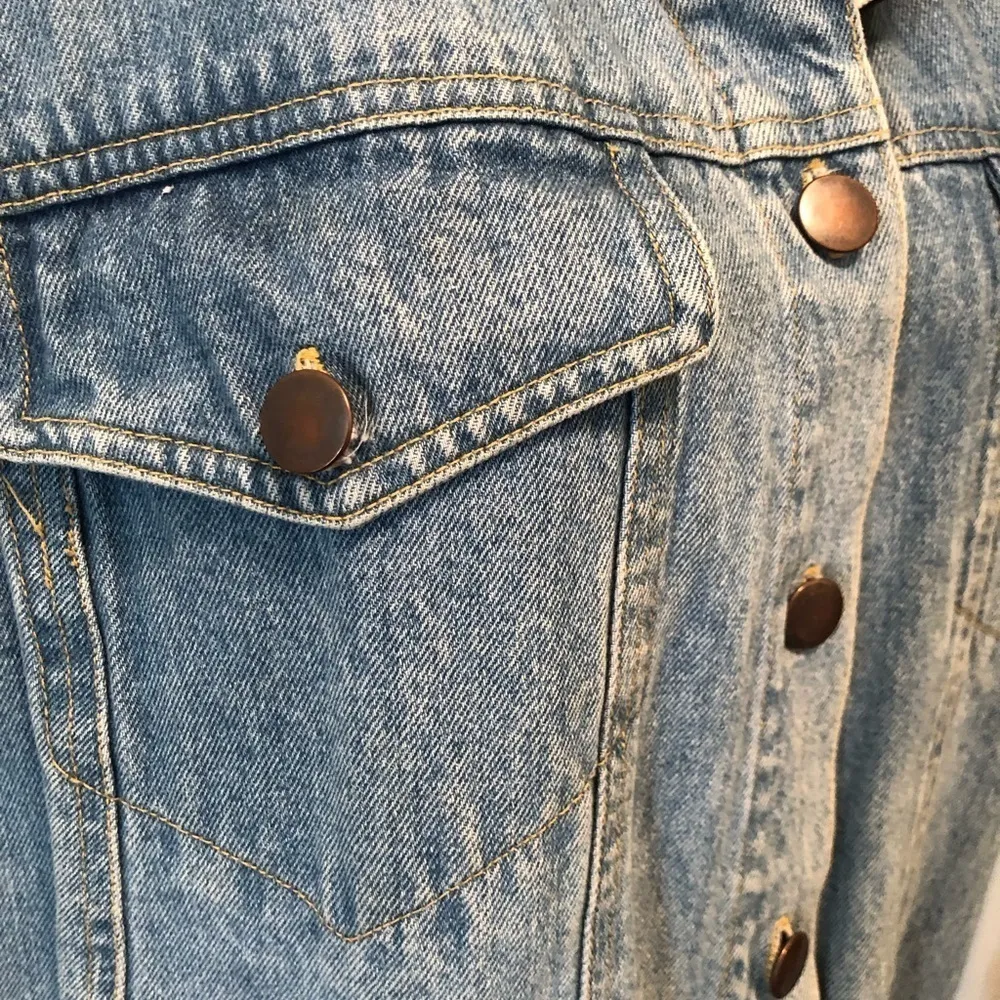 VTG Y2K Denim Vest Rachel FRIENDS Sz M Button Up Flap Pockets Medium Wash Blue - Image 7