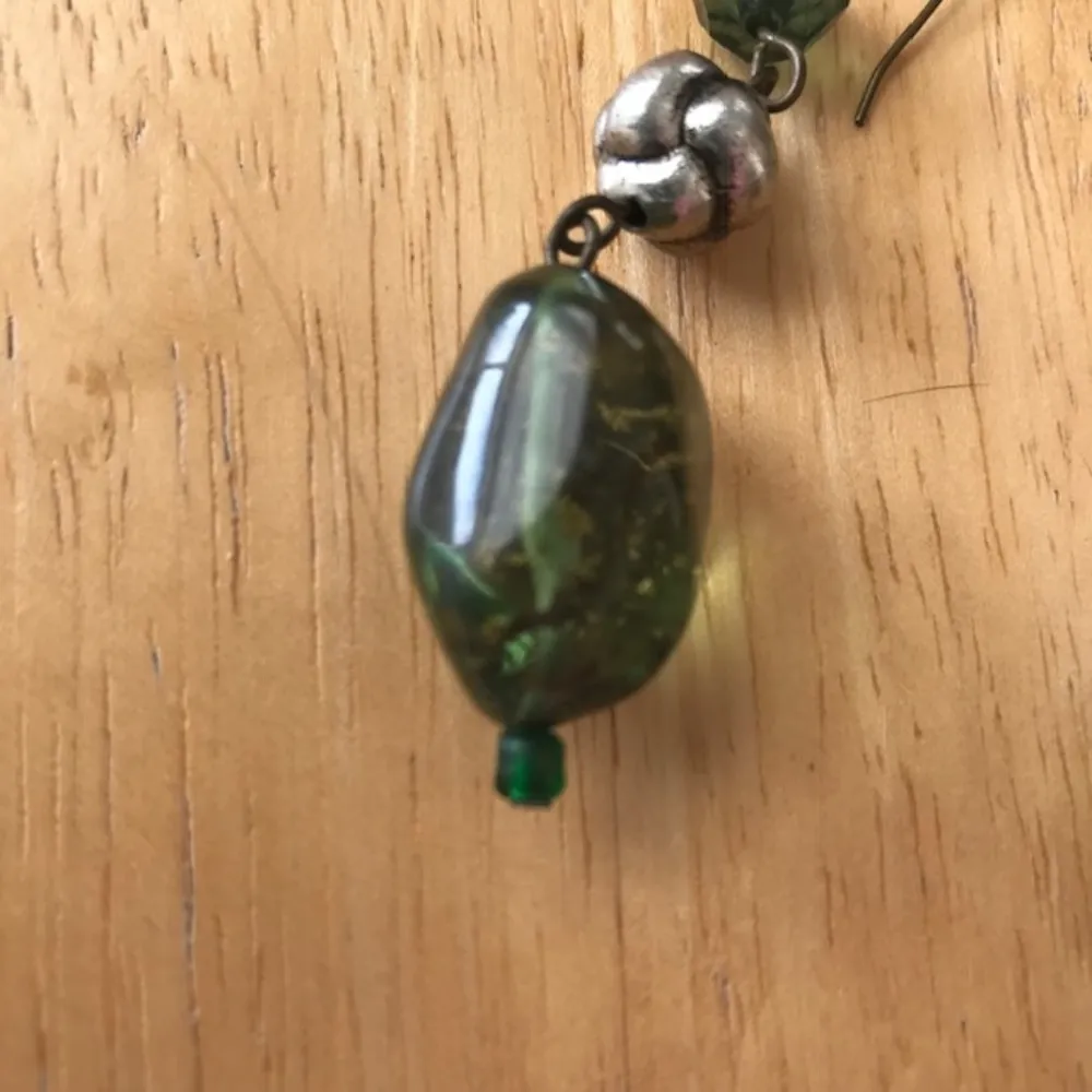 Green beaded Earrings Handmade VTG St Patricks Day - Image 6