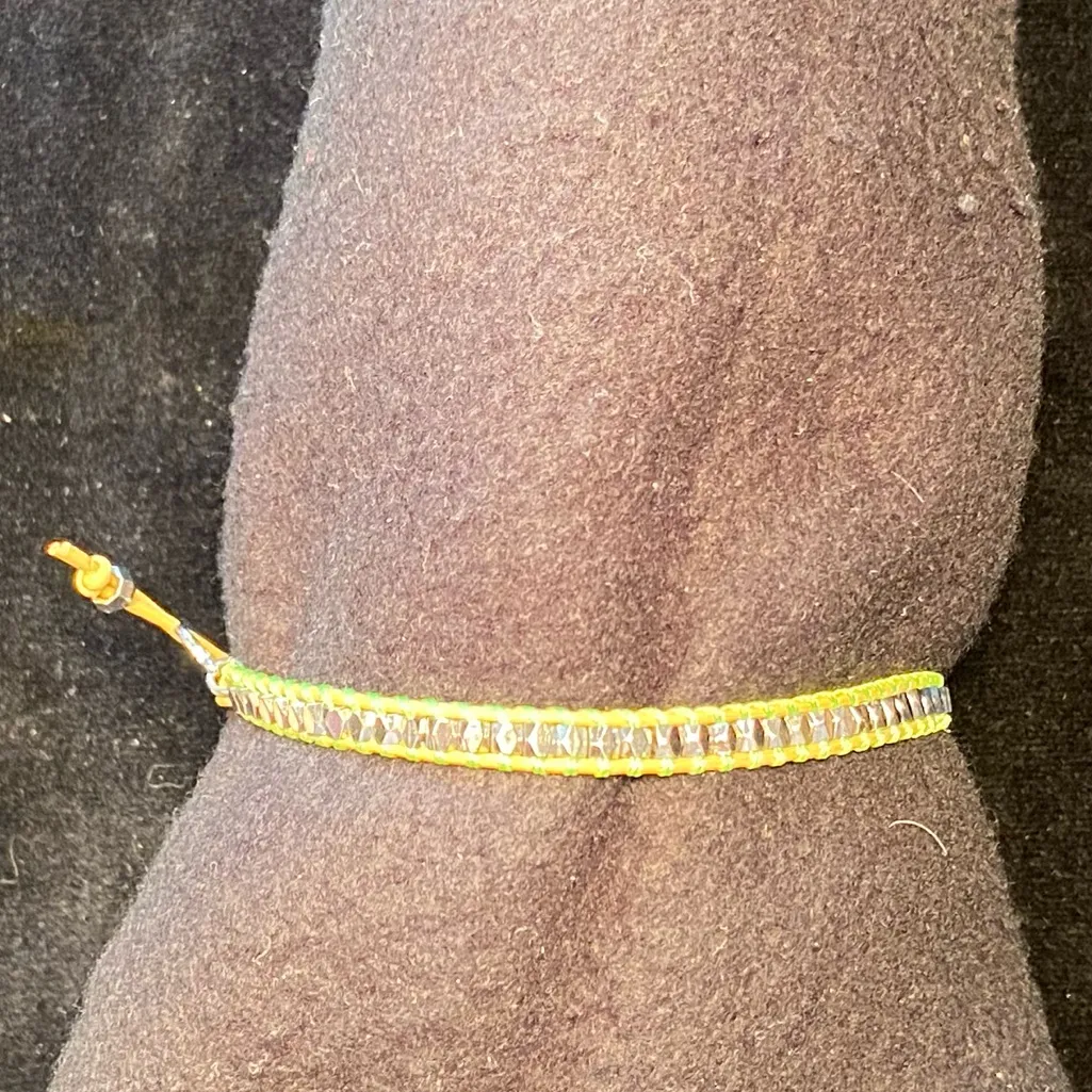 Stella &‎ Dot, green wrap bracelet, silver tone beads - Image 5