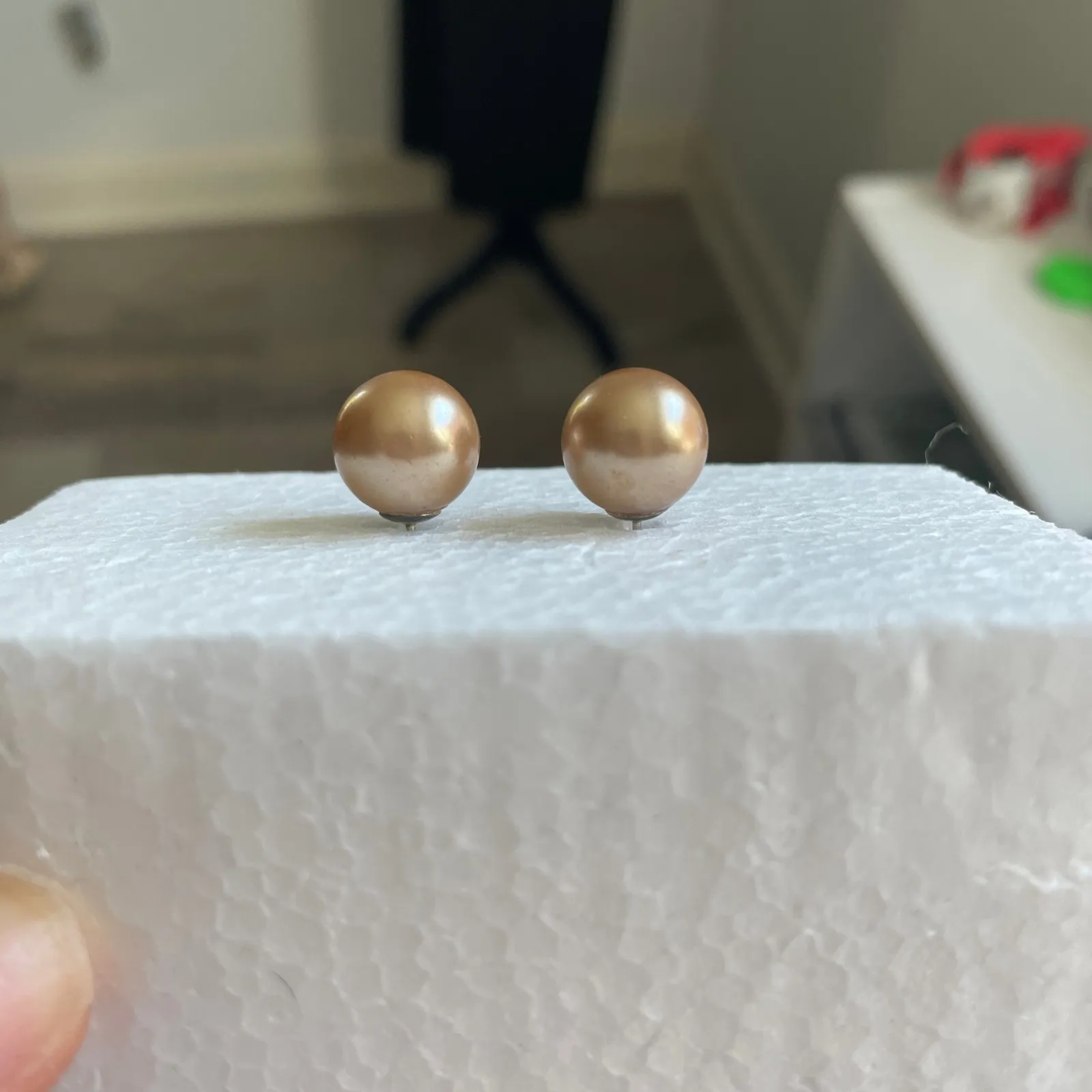 Golden Pearl Stud Earrings Jewelry Classic Simple Minimalist Chic Clean‎ Girl Gold - Image 3
